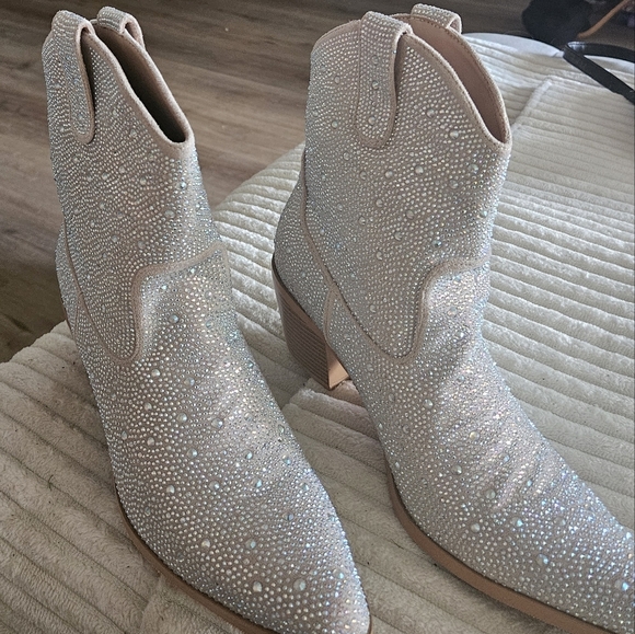 Elegant Rhinestone-Embellished Ankle Boots - Picture 1 of 9